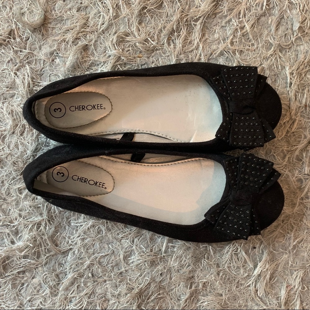 Cherokee black flats